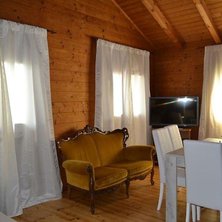 L'oasi di Ambra CHALET Ardea Esterno foto