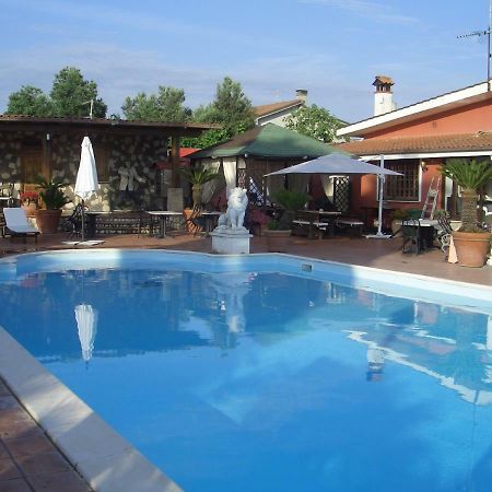 L'oasi di Ambra CHALET Ardea Esterno foto