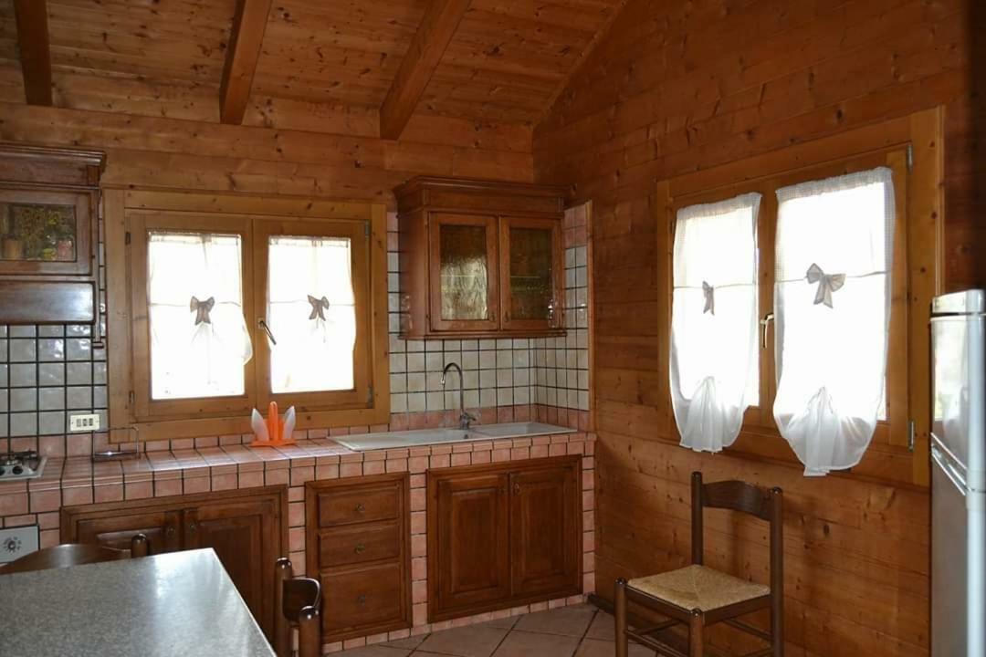L'oasi di Ambra CHALET Ardea Esterno foto