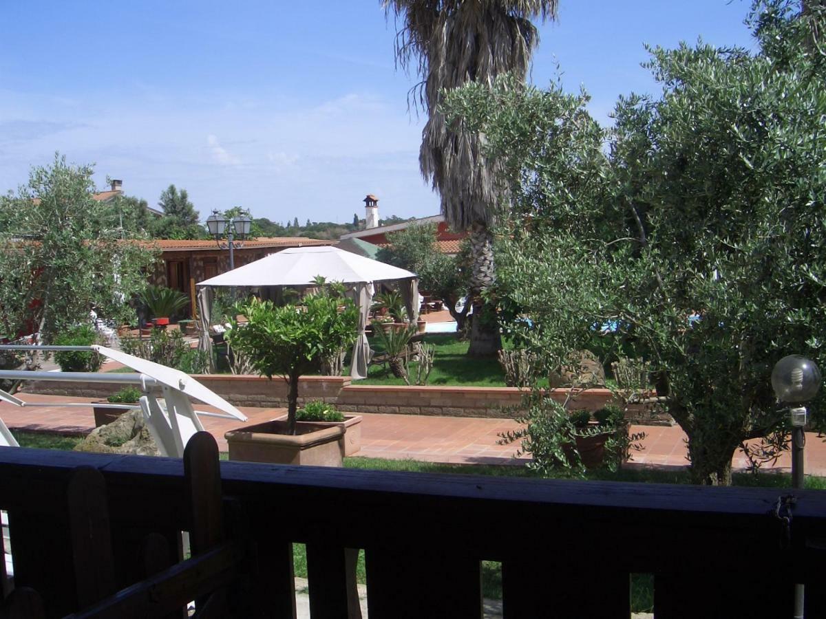 L'oasi di Ambra CHALET Ardea Esterno foto