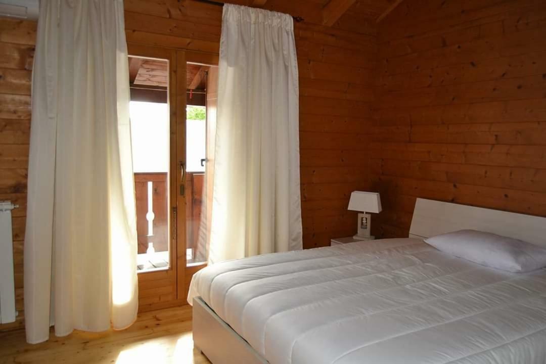 L'oasi di Ambra CHALET Ardea Esterno foto