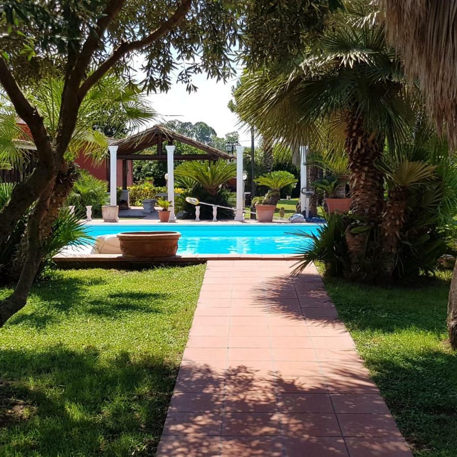 L'oasi di Ambra CHALET Ardea Esterno foto