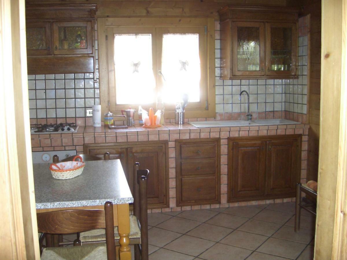 L'oasi di Ambra CHALET Ardea Esterno foto