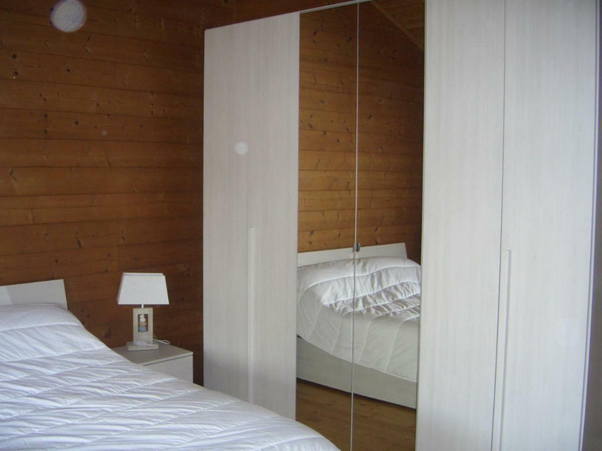 L'oasi di Ambra CHALET Ardea Esterno foto