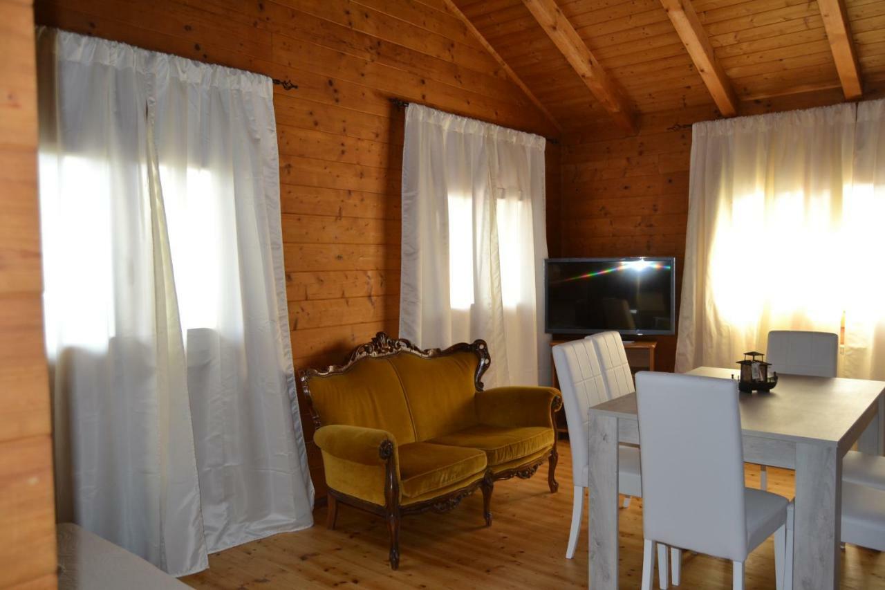 L'oasi di Ambra CHALET Ardea Esterno foto