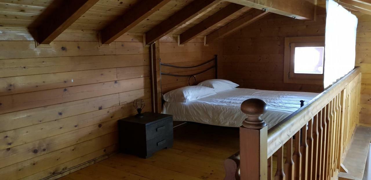 L'oasi di Ambra CHALET Ardea Esterno foto