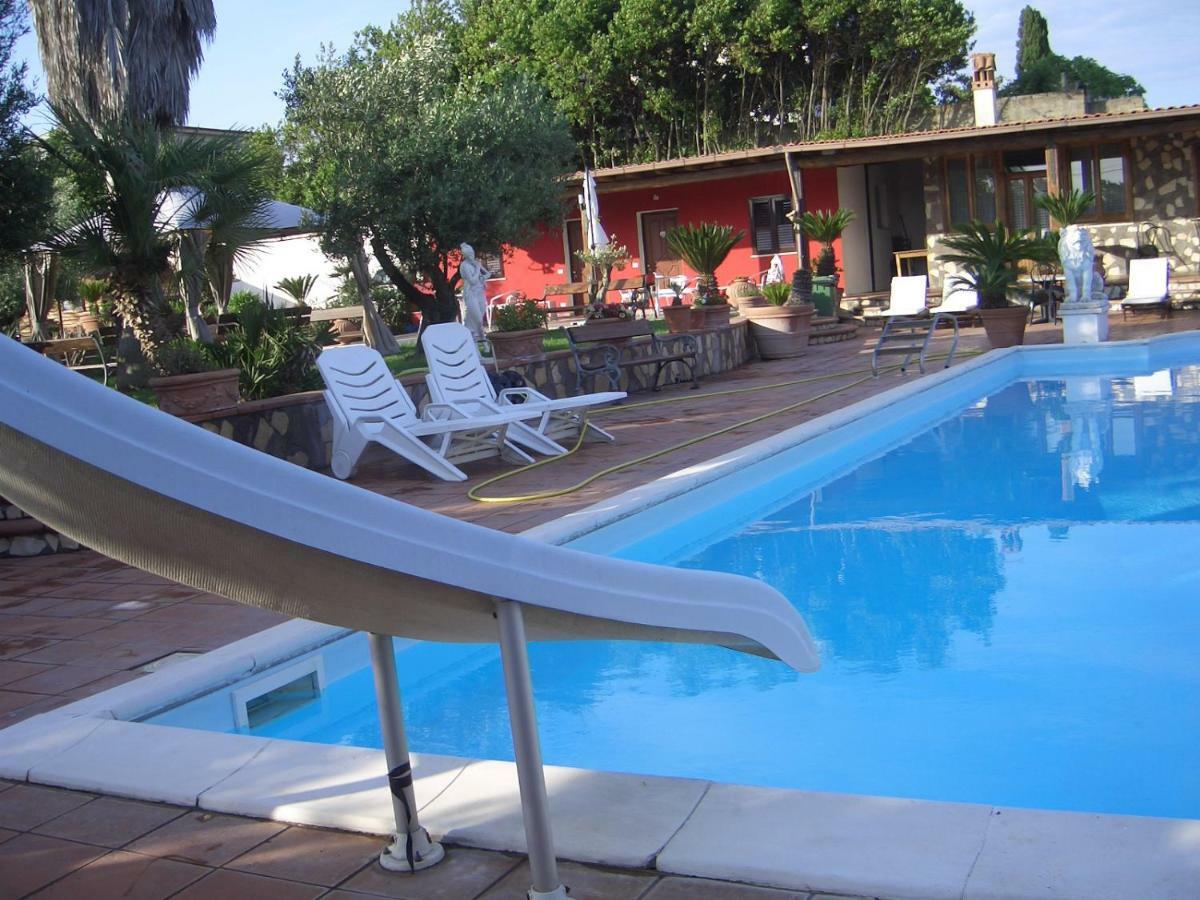 L'oasi di Ambra CHALET Ardea Esterno foto