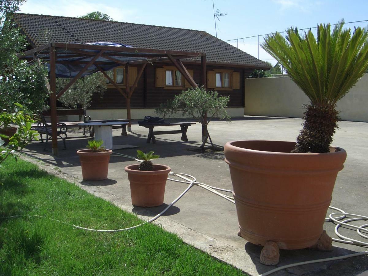 L'oasi di Ambra CHALET Ardea Esterno foto